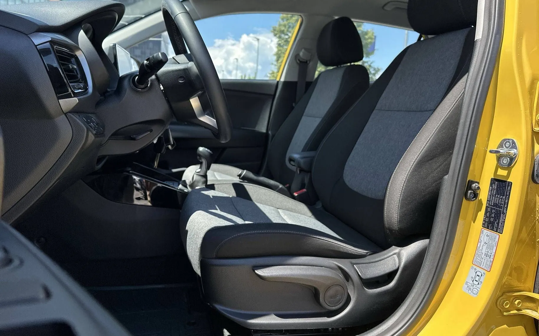 Notranja slika - KIA Stonic - 1.0 T-GDi LX Urban ISG - 29