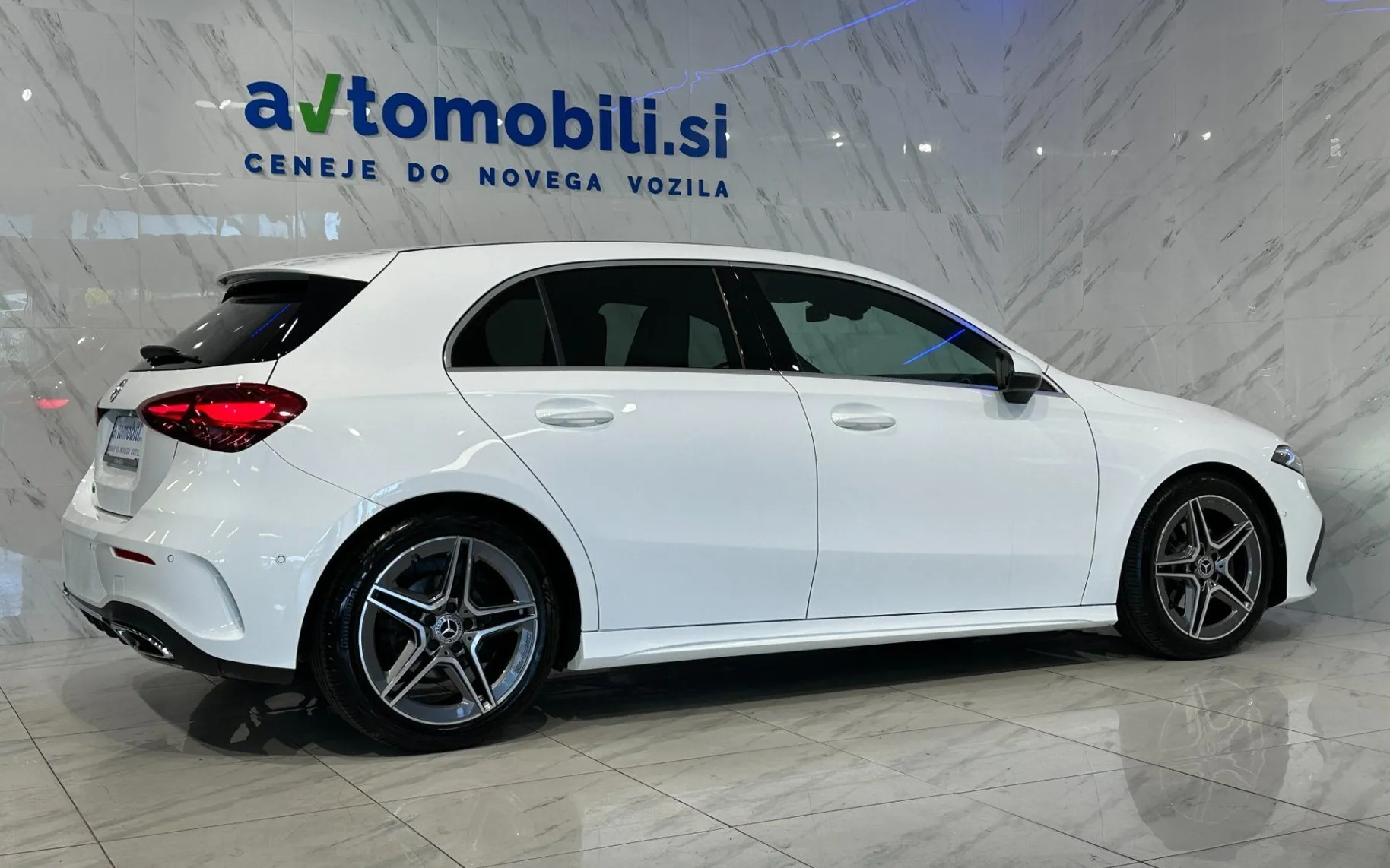 Zunanja slika - Mercedes-Benz A-Razred - 200 AMG Line |Kamera|Navi|Gretje|SLO|1.Lastnik| - 5