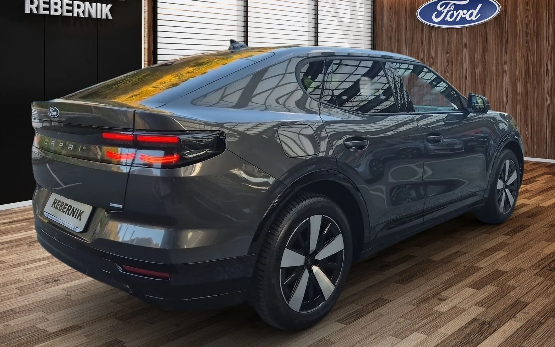 Zunanja slika - Ford Capri - Select 77 kWh 210 kW  286 KM  RWD - 4