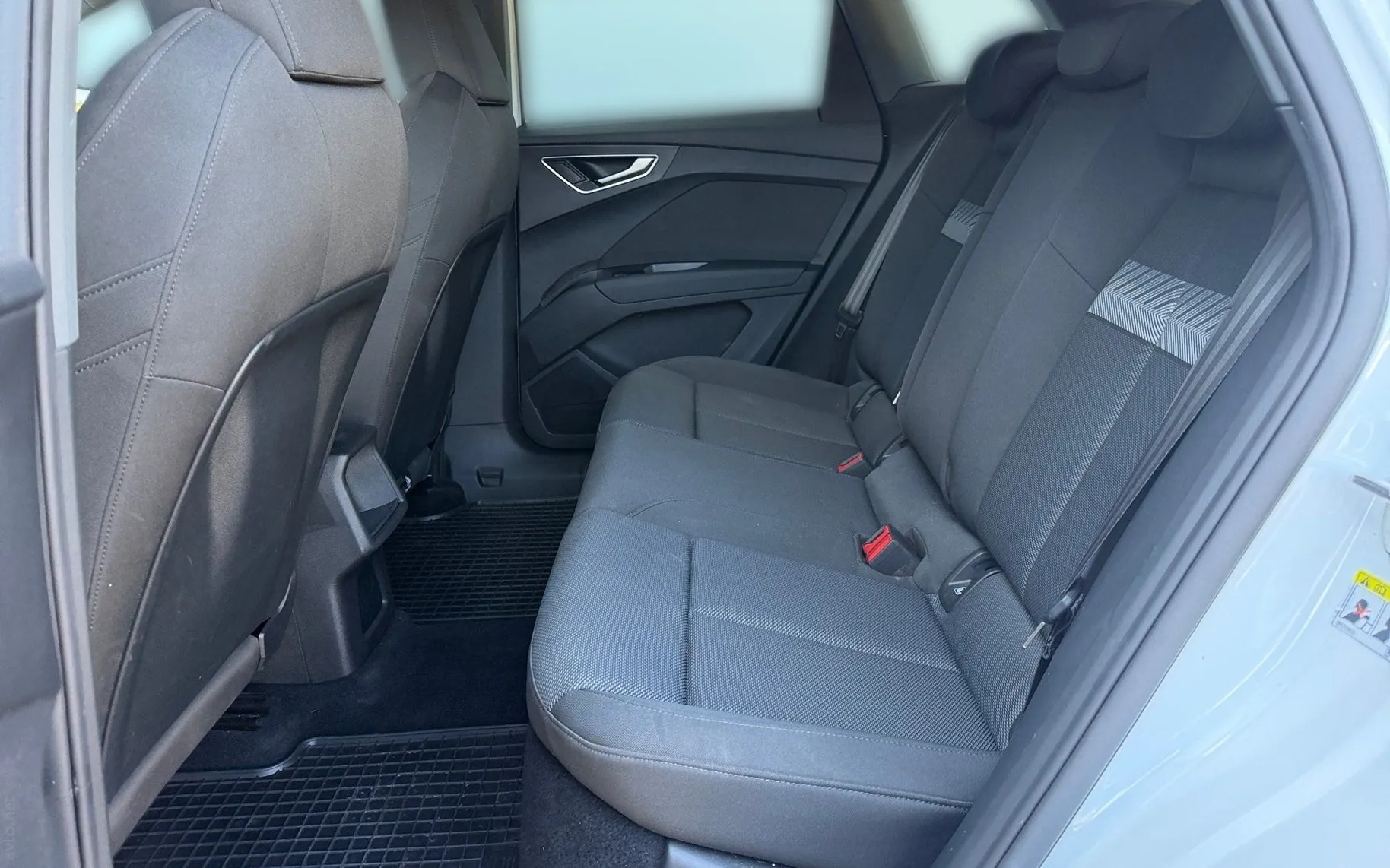Notranja slika - Audi Q4 e-tron - Q4 40 e-tron-S Line-Matrix LED-ACC-Mrtvi kot-Kamer - 11