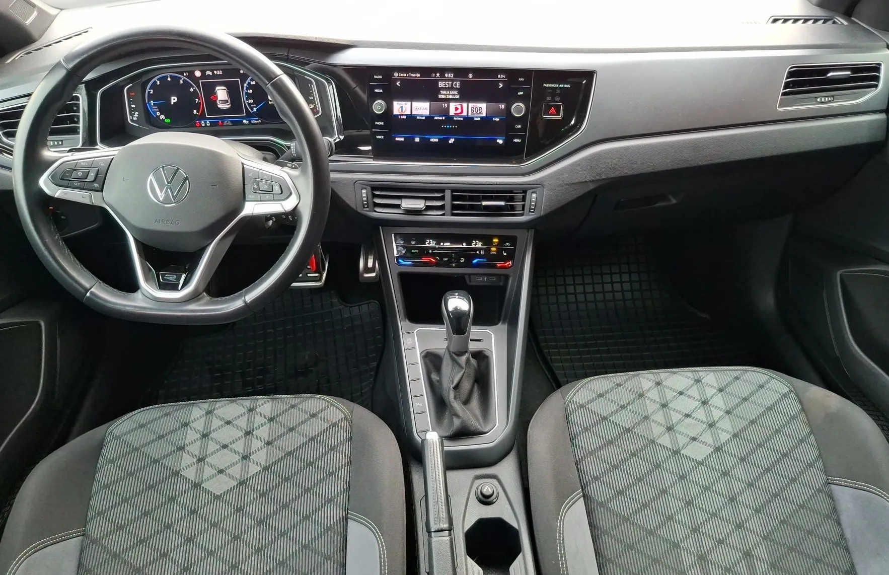Zunanja slika - VW Taigo - 1.0 TSI avt. R-Line 115 KM - 10