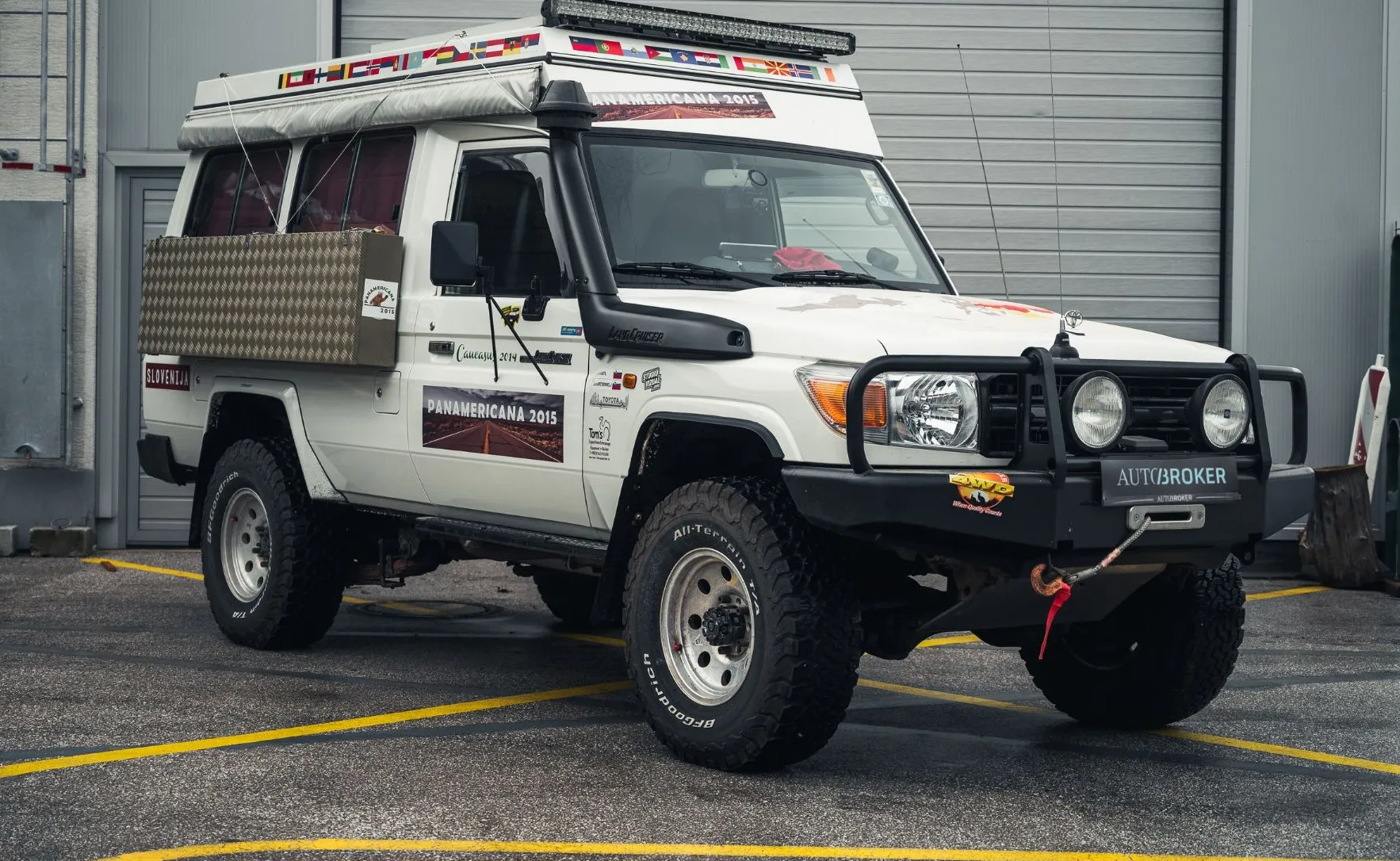 Zunanja slika - Toyota Land Cruiser - HZJ 78 4X4 - 2