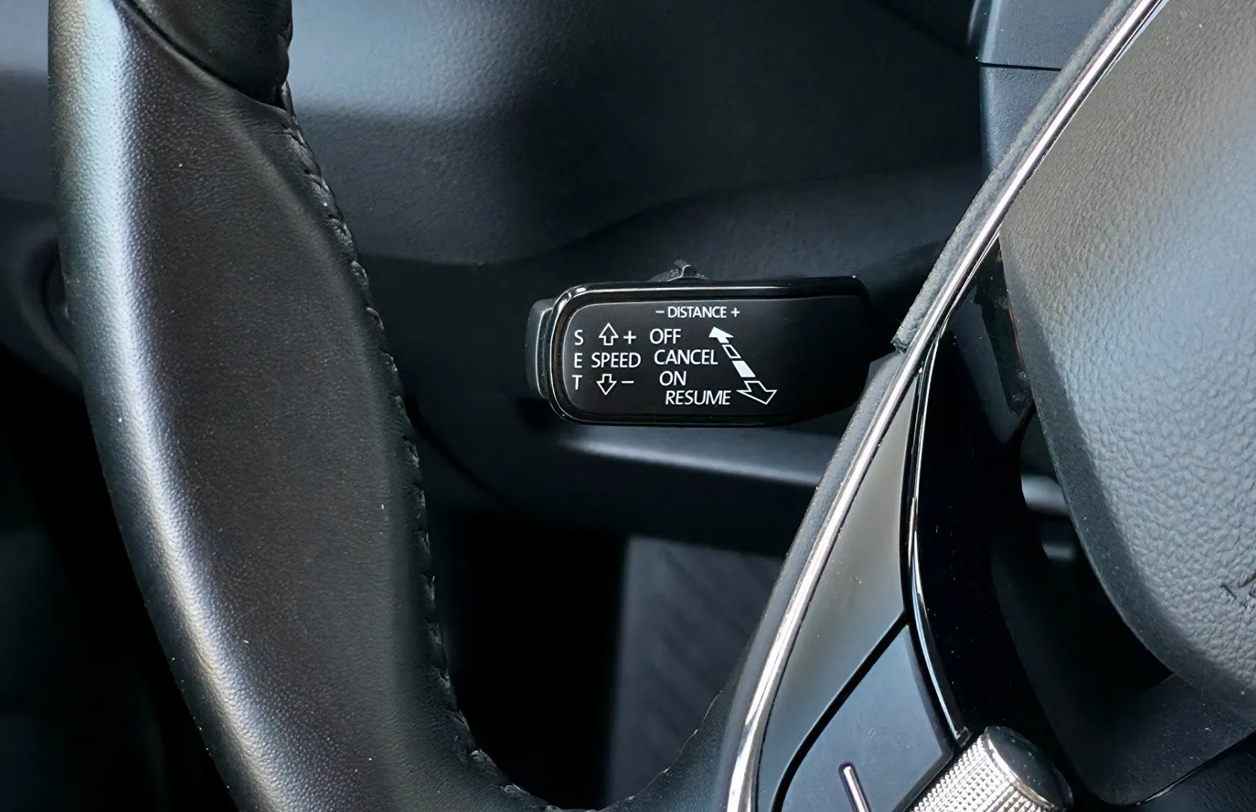 Zunanja slika - Škoda Karoq - 1.5TSI DSG Ambition •ACC•KAMERA•LANE•KEYLESS•17C• - 9
