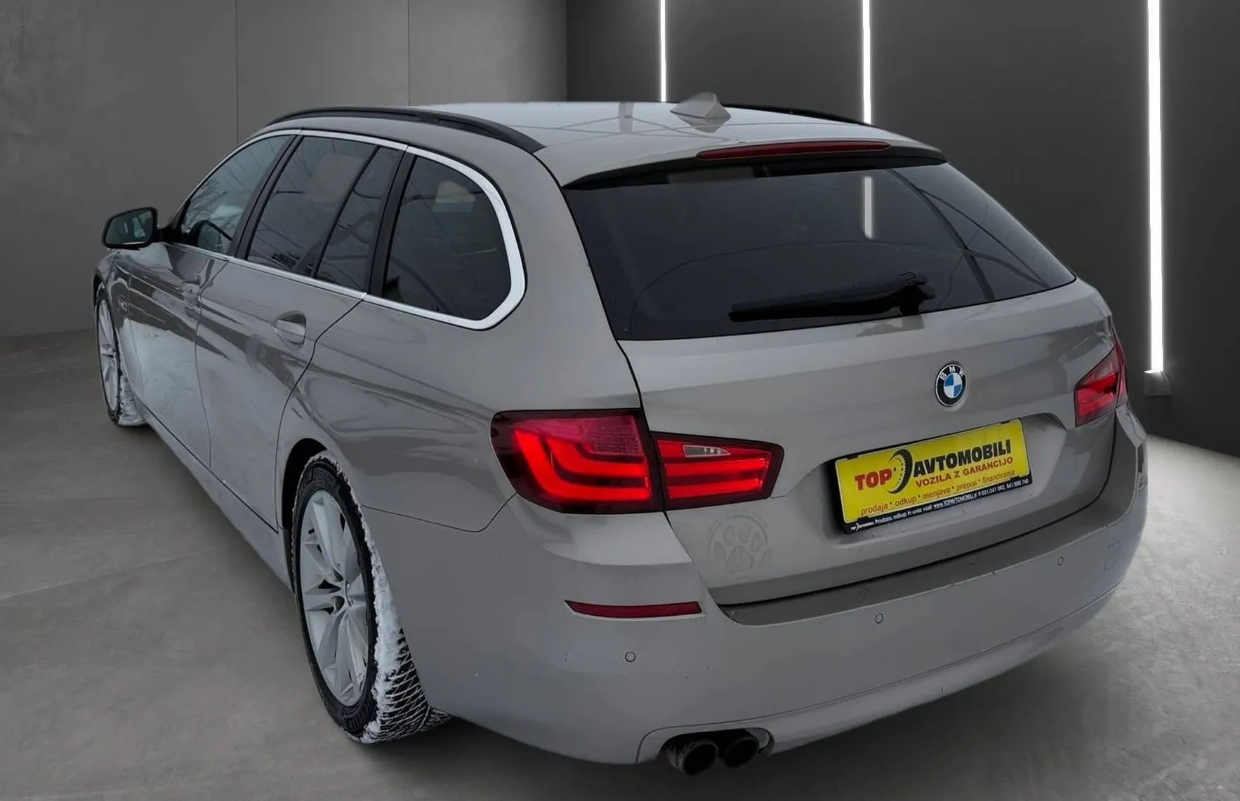 Zunanja slika - BMW Serija 5 - Touring: 520d M PAKET BI-XENON NAVI TEMP PDC USNJE - 4