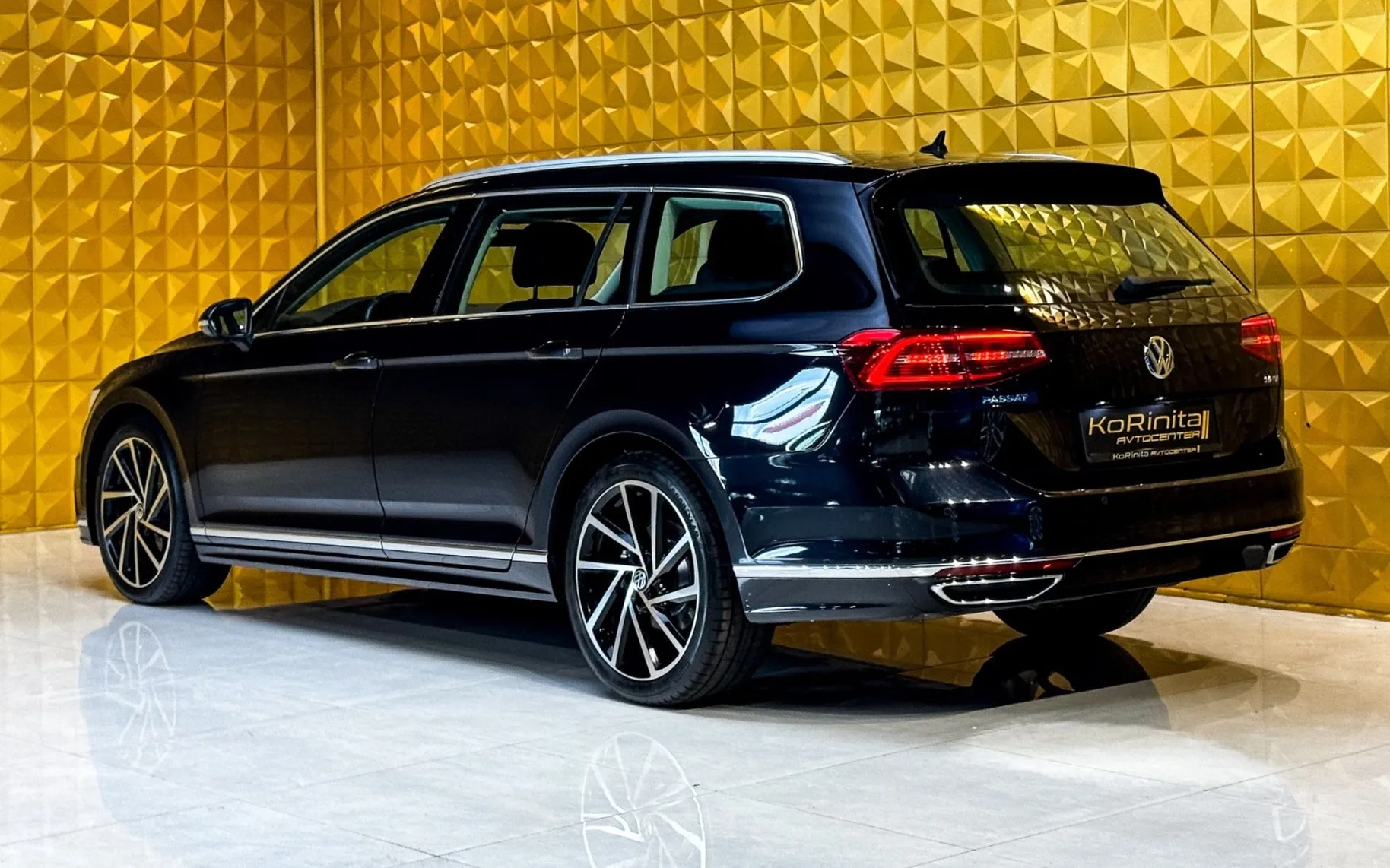 Notranja slika - Volkswagen Passat Variant - 2.0 TDI BMT R-Line Edition DSG - 7