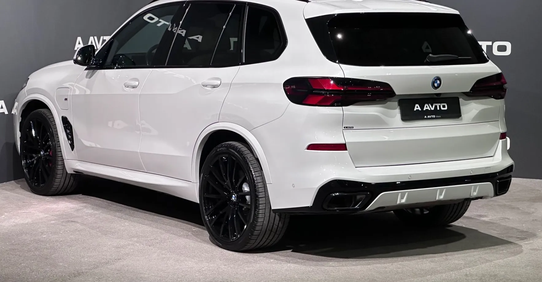 Zunanja slika - BMW X5 - serija : xDrive50e Avt. M Pro-INDIVIDUAL-22COL-VK-ICONIC... - 5
