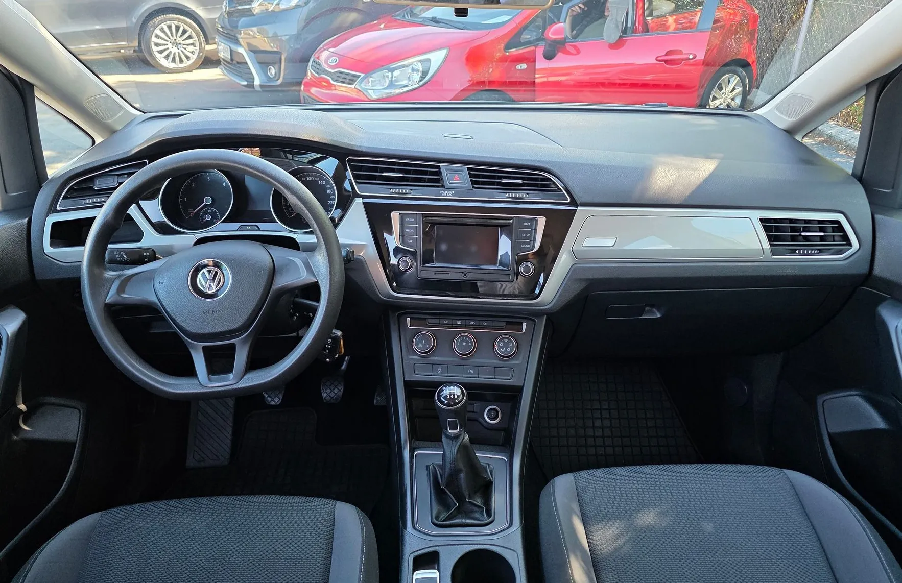 Zunanja slika - Volkswagen Touran - 1.6 TDI BMT COMFORTLINE ALU PLATIŠČA-PDC-1.LASTNIK - 9