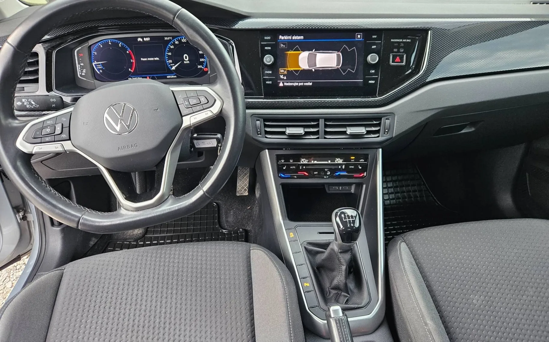 Notranja slika - Volkswagen Taigo - 1.0 TSI 1.LASTNIK SLO VIRTUAL KAMERA... - 11