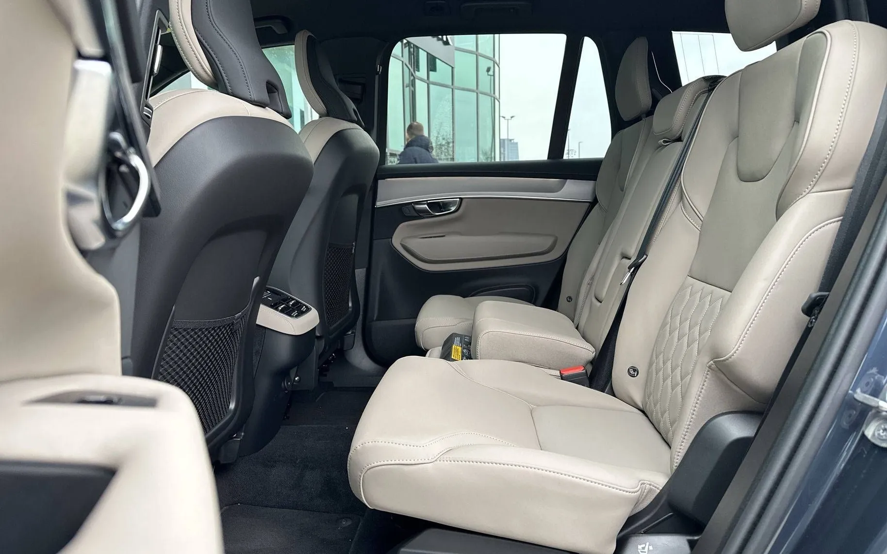 Notranja slika - Volvo XC90 - B5 P Core Bright 7s AT AWD 3 leta gar. + 3 serv - 11
