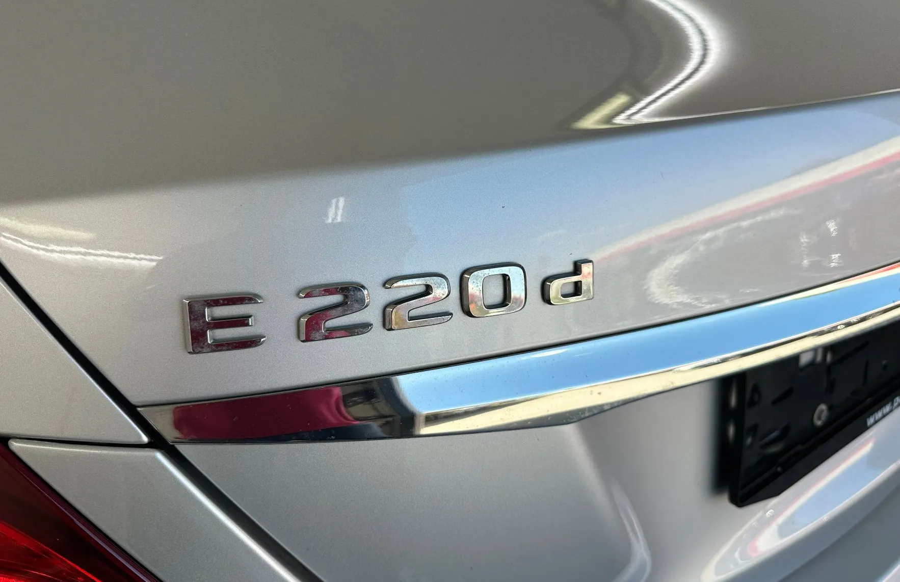 Zunanja slika - Mercedes-Benz E-Razred - E 220 d Avantgarde Avt.KAMERA.NAVI.USNJE.LED - 3