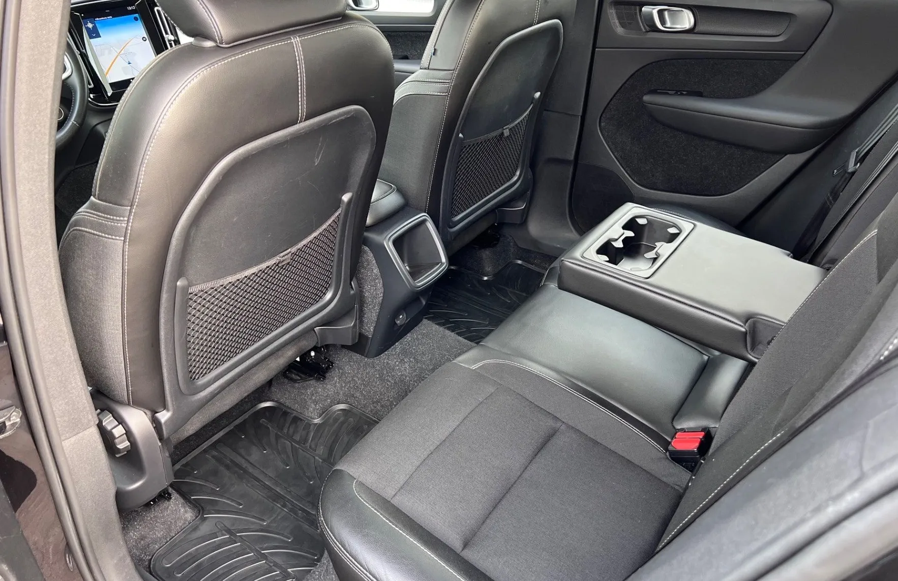 Zunanja slika - Volvo XC40 - D3+LED+NAVI+KAMERA+ALU+KEYLESS GO+AUTO HOLD - 17