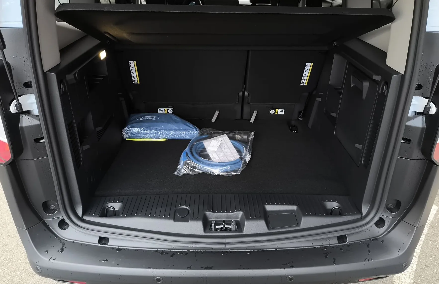 Zunanja slika - Ford Tourneo - Courier E- TITANIUM 136 KM 46kWh - 16