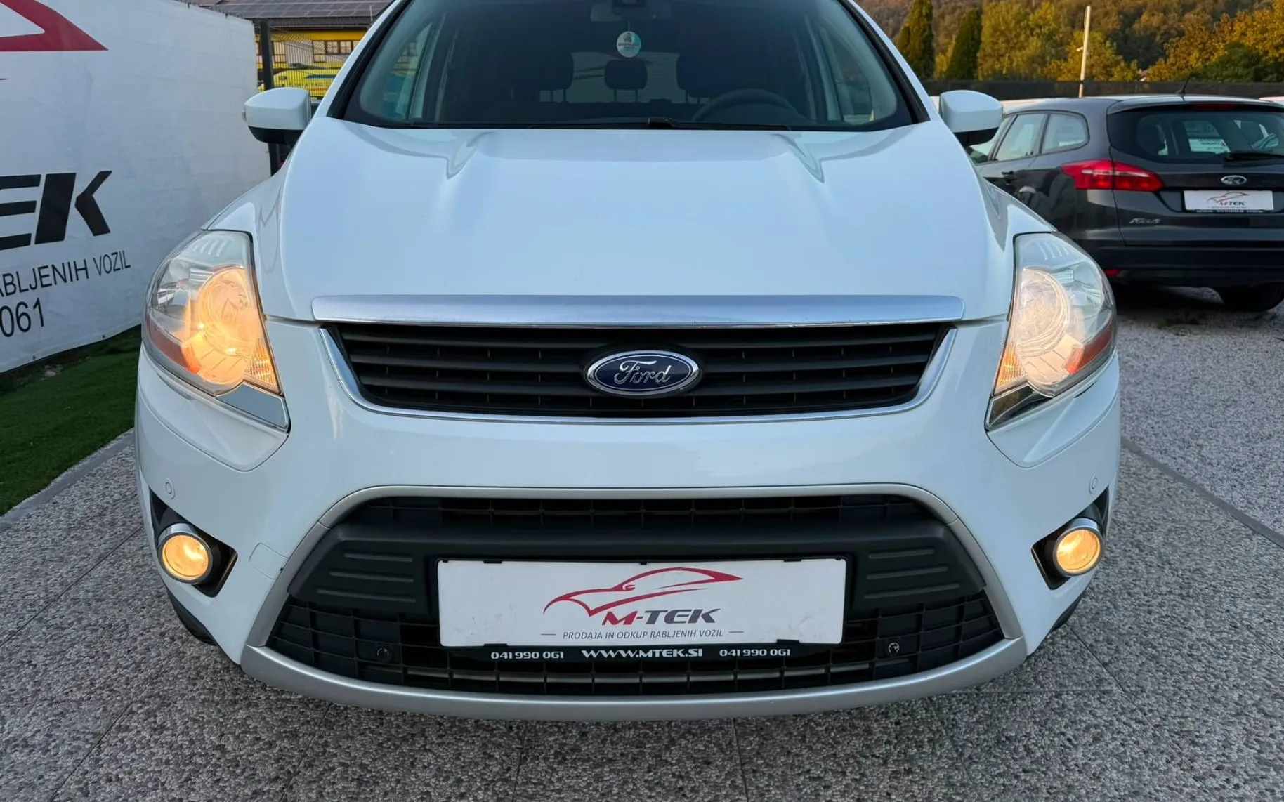 Notranja slika - Ford Kuga - 2.0 TDCi Trend DPF - 8