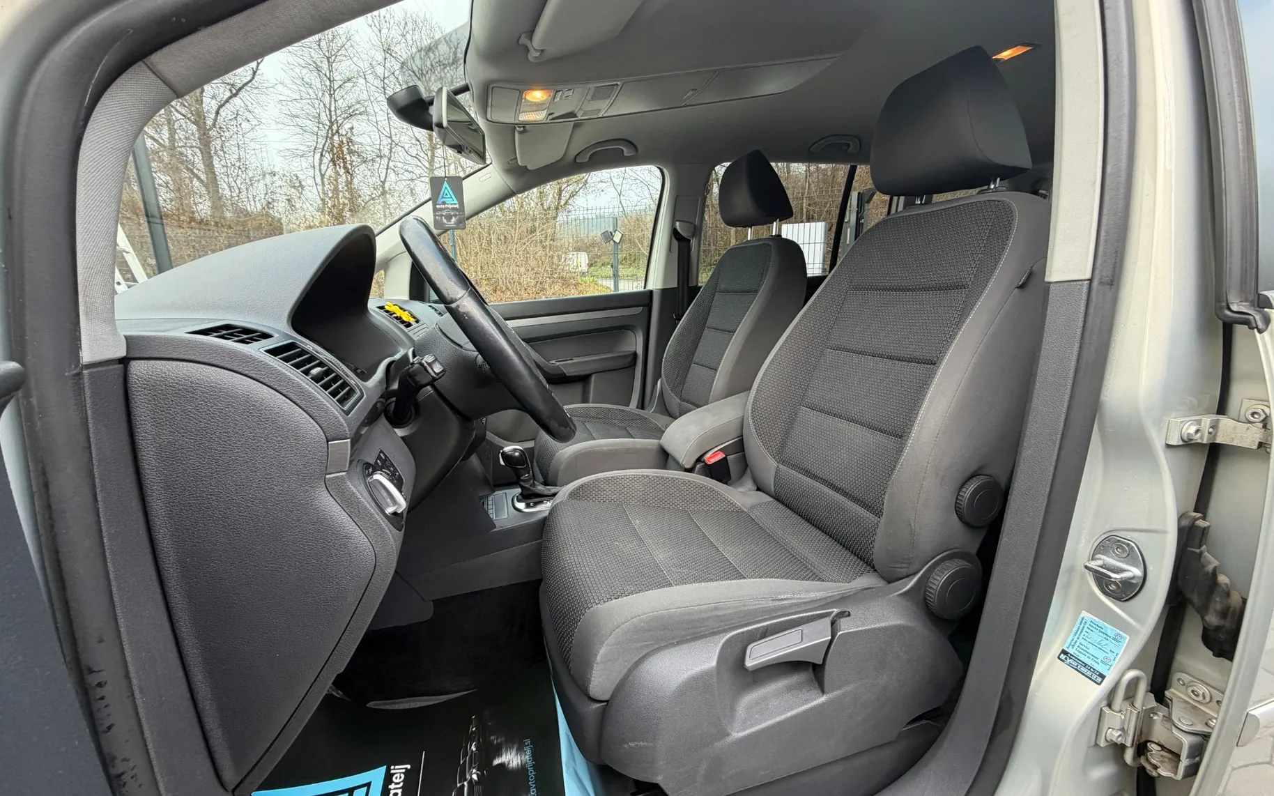 Zunanja slika - Volkswagen Touran - 1.6 TDI BlueMotion | AVT | 7 SED - 23