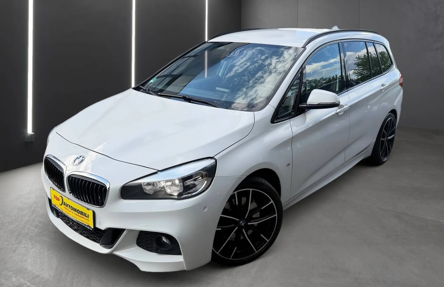 Zunanja slika - BMW Serija 2 - Gran Tourer: 220d M SPORT PAKET LED PDC NAVI TEMPOMAT GR - 2