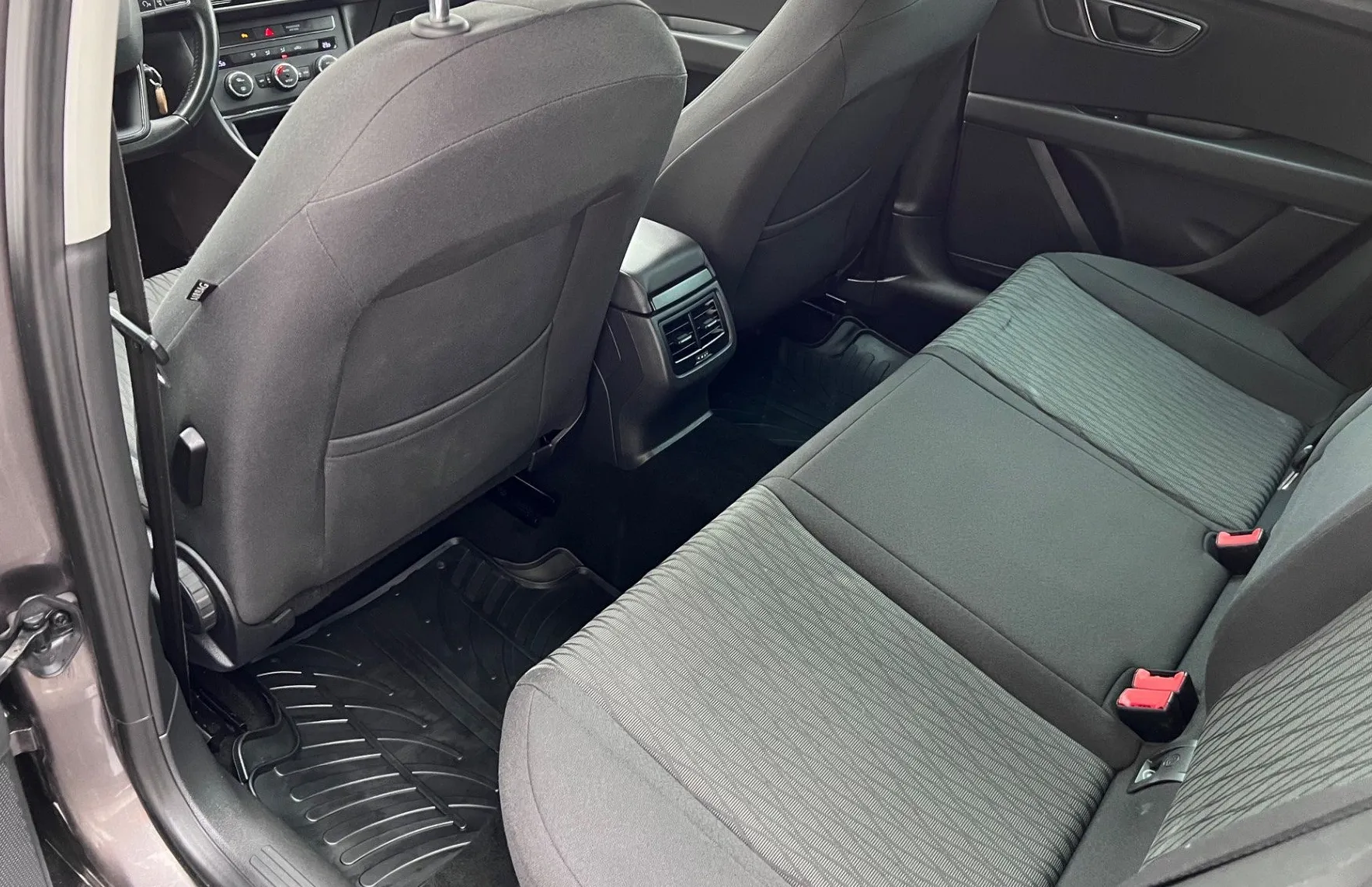 Zunanja slika - Seat Leon - 1.6 TDI+SLO+ALU+NAVI+PDC+LED - 18