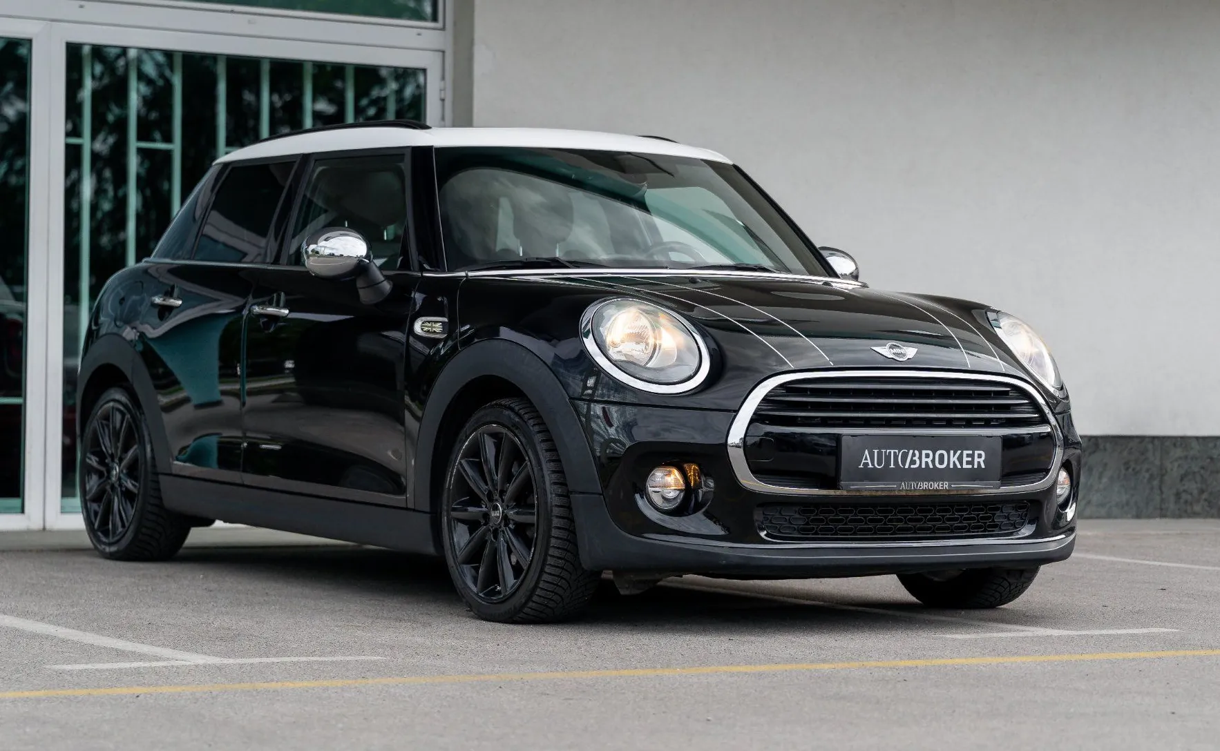 Zunanja slika - MINI Cooper - D panorama NAVI tempomat gretje sedežev - 3