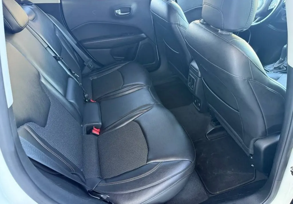 Notranja slika - Jeep Compass - 2.0 MultiJet 4X4 Limited - 12