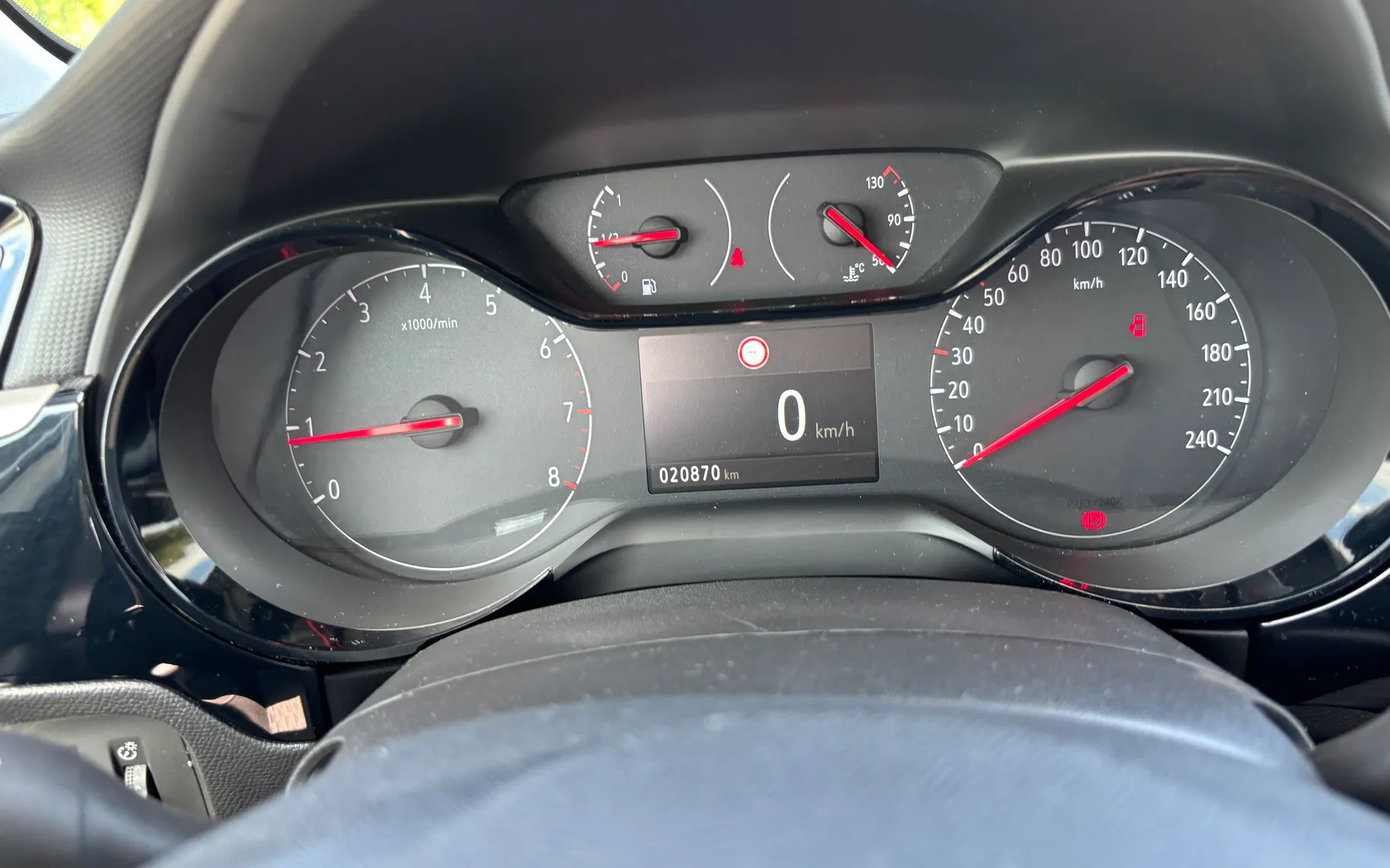 Notranja slika - Opel Corsa - 1.2 - 8