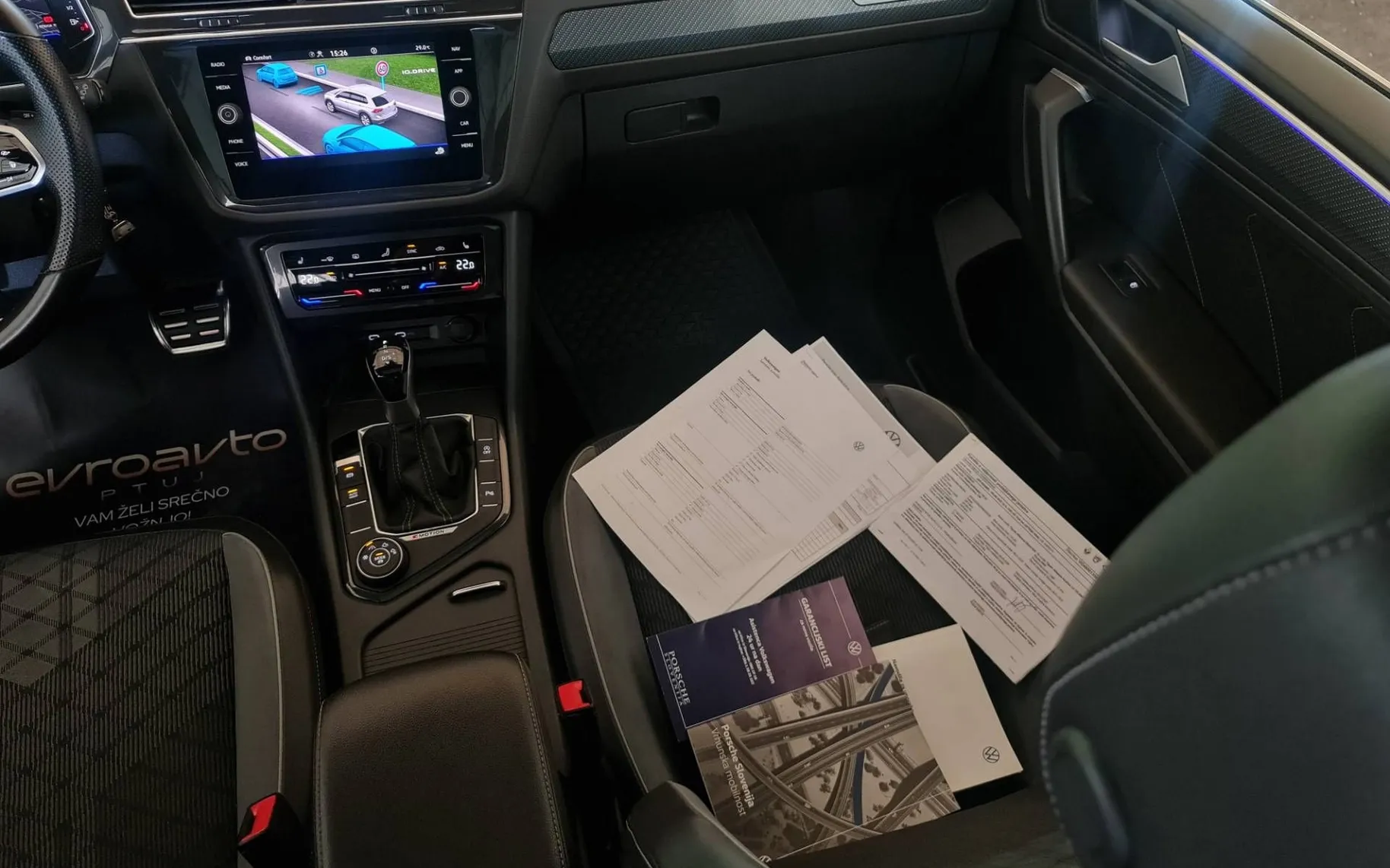 Notranja slika - Volkswagen Tiguan Allspace - 4motion 2.0 TDI R-Line DSG•SLO•Panorama•IQ.LIGHT - 11