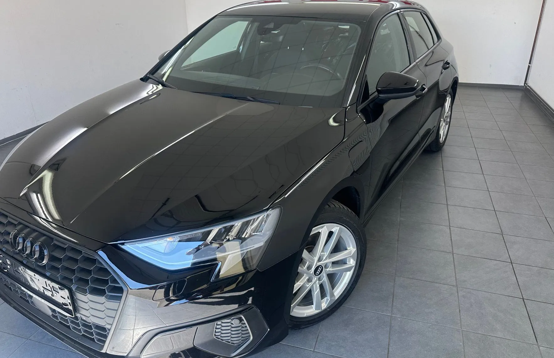 Zunanja slika - Audi A3 - 40 TFSI S tronic.110 KW.KAMERA.NAVI+4ALU.TOP - 1