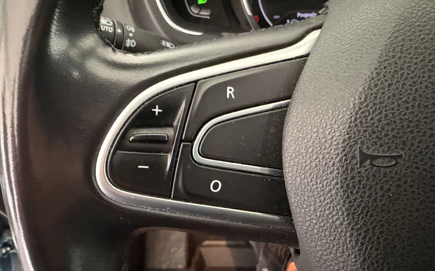 Zunanja slika - Renault Scénic - Grand Scenic BOSE Blue dCi 150 EDC - 11