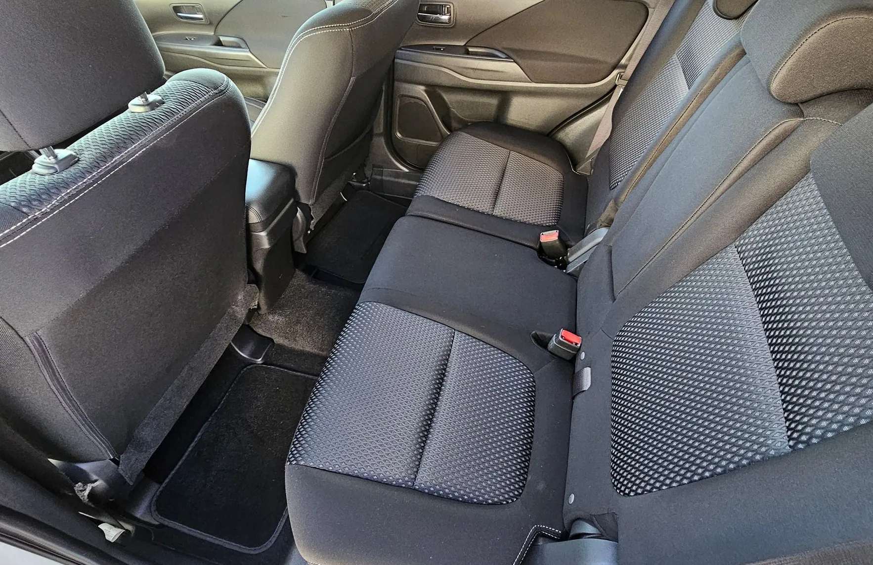 Zunanja slika - Mitsubishi Outlander - 2.2 DI-D 4WD INTENSE+4VT-.KLJUKA- LED-NAVI-PERLA B - 3