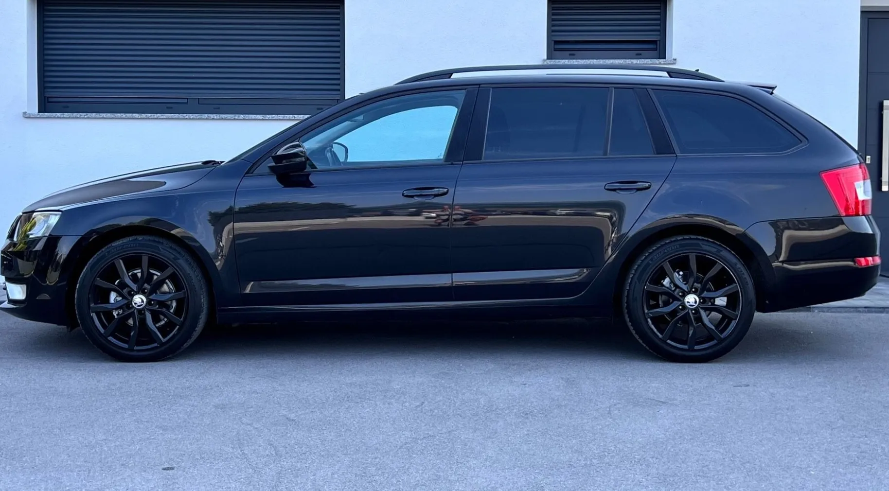 Zunanja slika - Škoda Octavia - 1.6 TDI+ALU+NAVI+DSG+KLJUKA - 4
