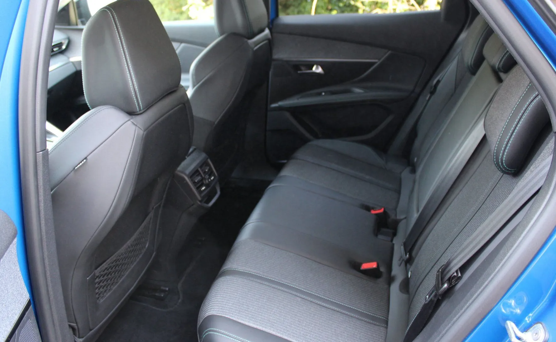 Zunanja slika - Peugeot 3008 - 1.5 BlueHDI 130 AllurePack Avt.-ALU-PDC-LED-KAMERA - 13