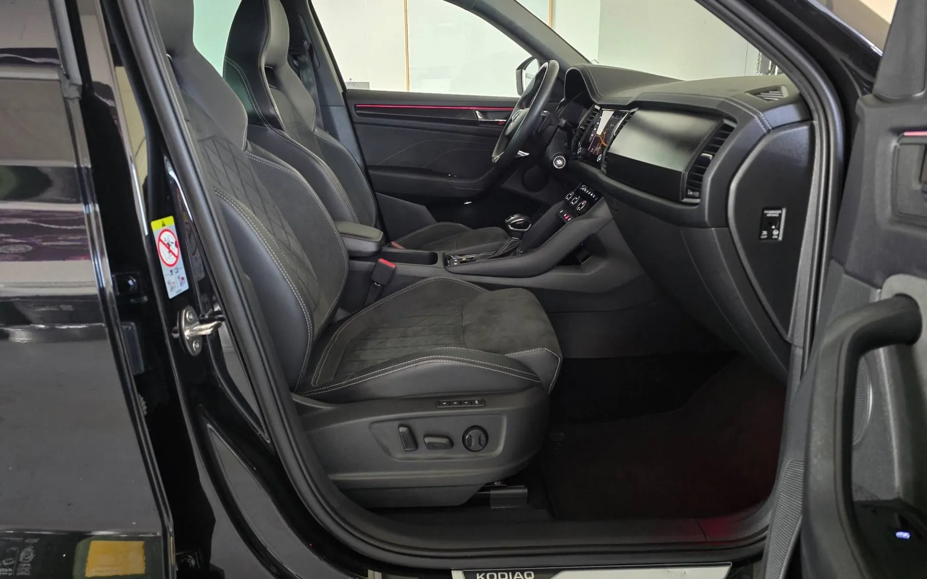 Notranja slika - Škoda Kodiaq - 2.0 TDI Sportline DSG- Matrix.virtual.kamera.ALU19 - 17