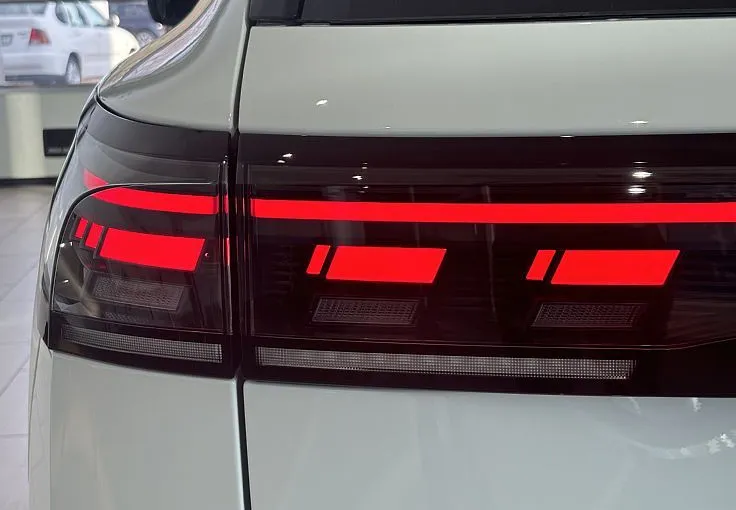 Zunanja slika - Volkswagen Tiguan - 2.0 TDI DSG R-Line ASISTENCE - 5