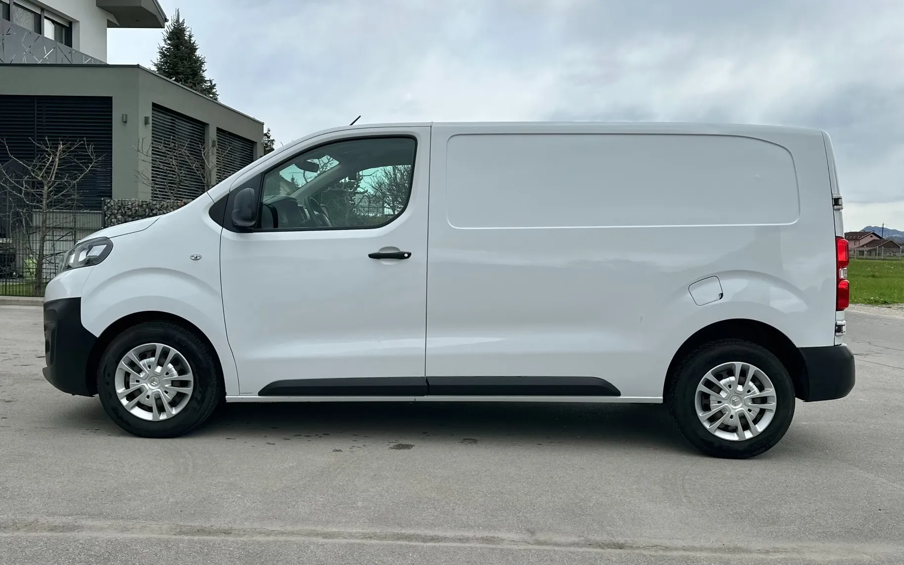 Zunanja slika - Citroën Jumpy - 2.0 HDI L2 - 2