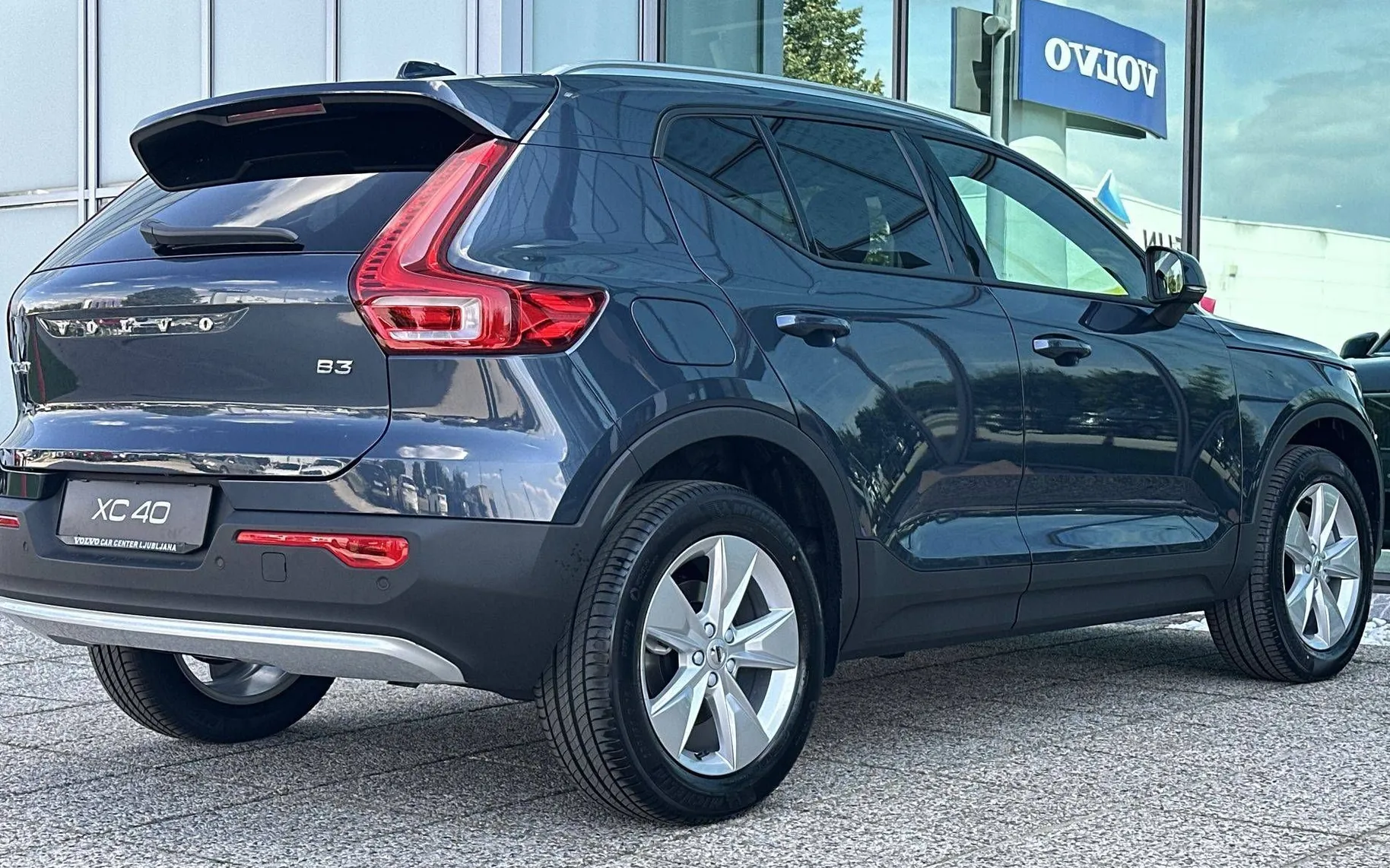 Zunanja slika - Volvo XC40 - B3P Core Avt. - 5