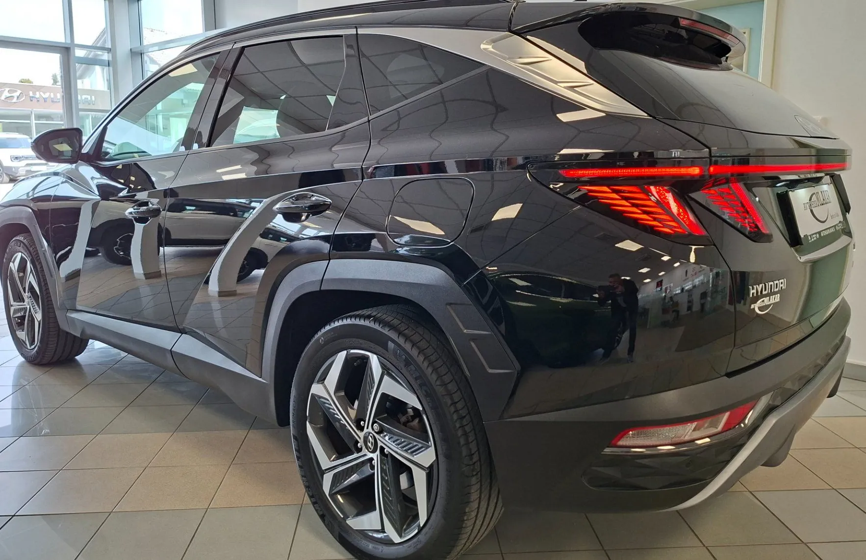 Zunanja slika - Hyundai Tucson - 1.6 T-GDI Hybrid Impression Avt.-1.LASTNIK-SLO- - 3