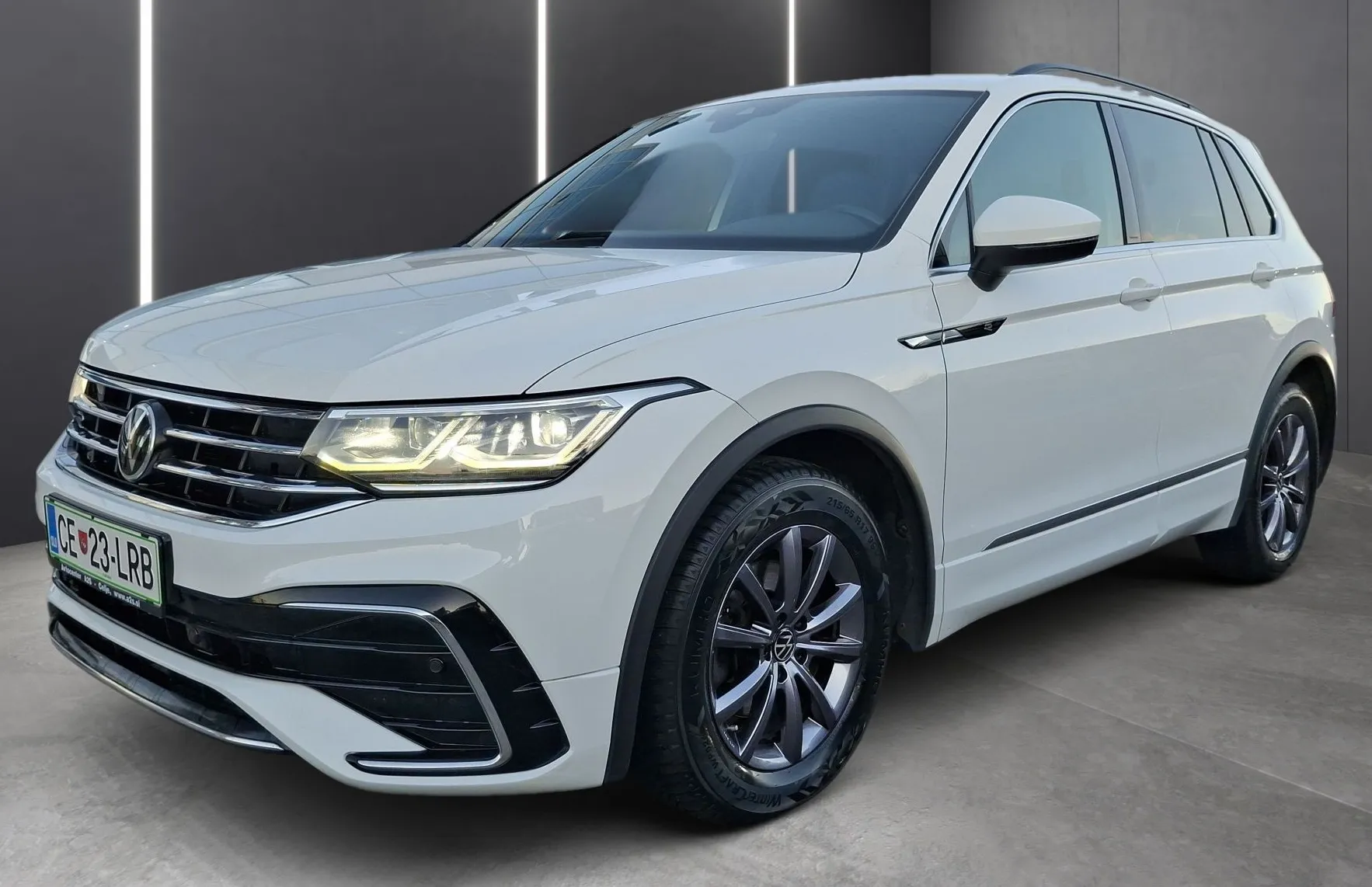 Zunanja slika - VW Tiguan - 2.0 TDI SCR BMT R-Line 110kW - 1