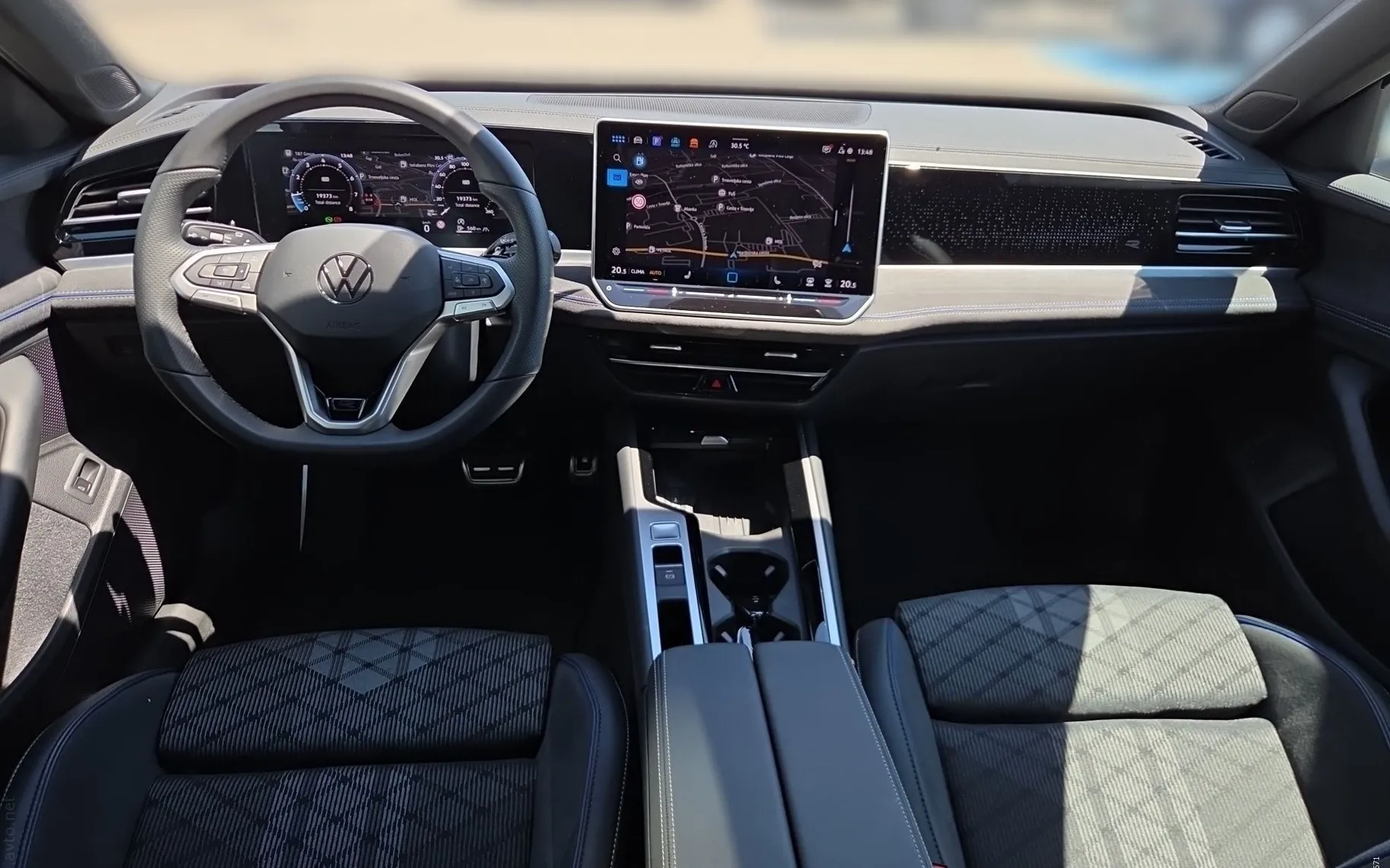 Notranja slika - Volkswagen Passat Variant - 1.5 eTSI BMT 4Joy DSG  akcija tedna - 10