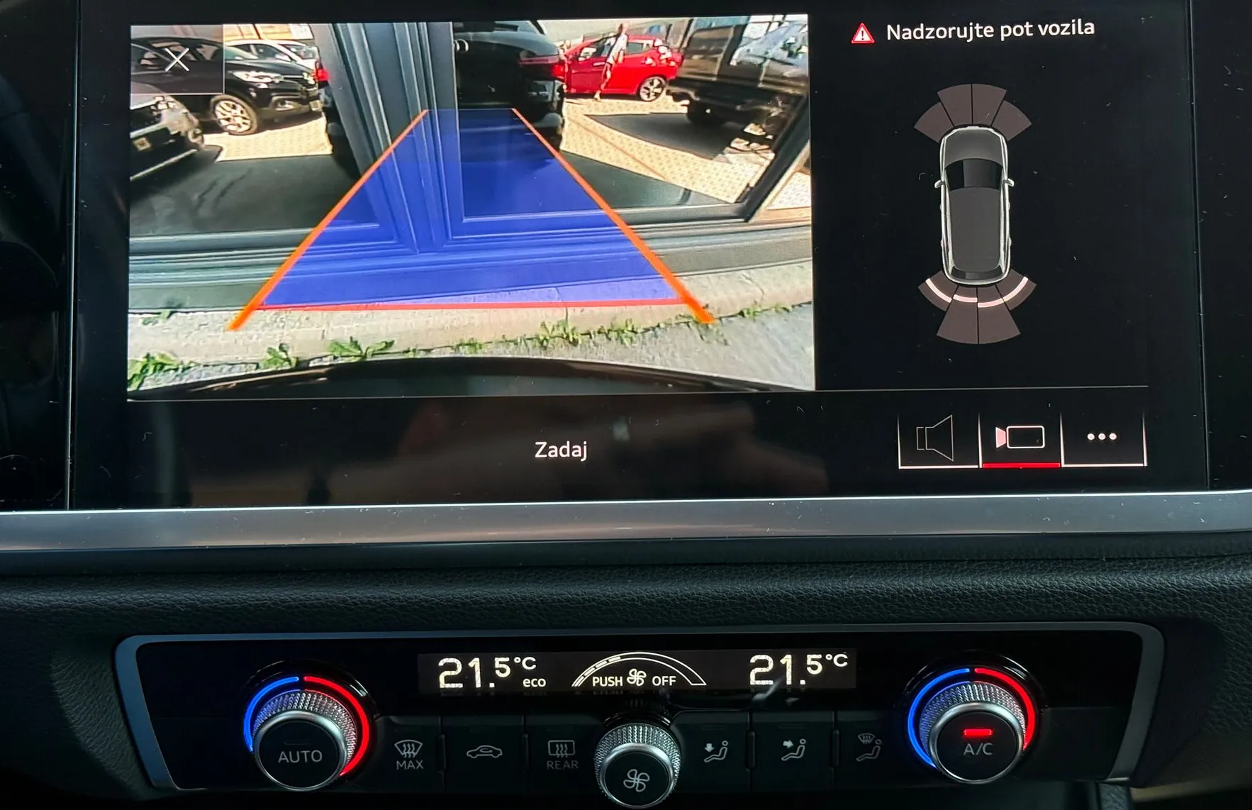 Zunanja slika - Audi Q3 - 35 TDI S tronic Navi Kamera LED LETNO JAMSTVO - 12