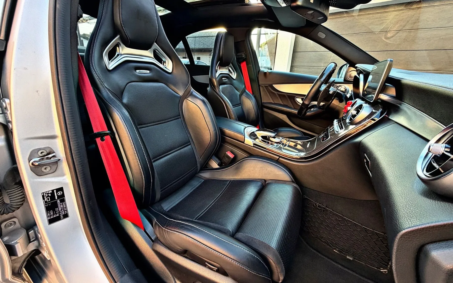 Notranja slika - Mercedes-Benz C-Razred - C 63 AMG-FROZEN MAT-PANO-BURMESTER-LIMO-LED-AMG... - 10