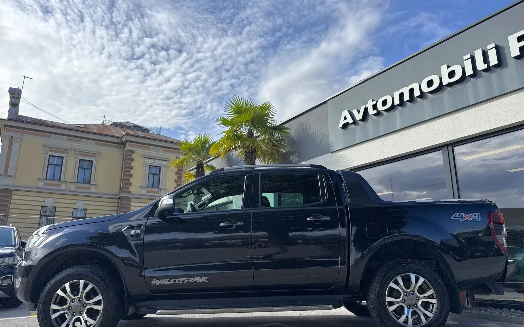 Zunanja slika - Ford Ranger - 3.2 TDCI DC 4X4 A6 WILDTRAK 1.LASTNIK SLO ROLO - 4