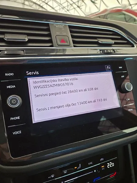 Zunanja slika - Volkswagen Tiguan - 1.5 TSI ACT BMT NAVI KAMERA 30.000KM 1.LASTNIK - 16