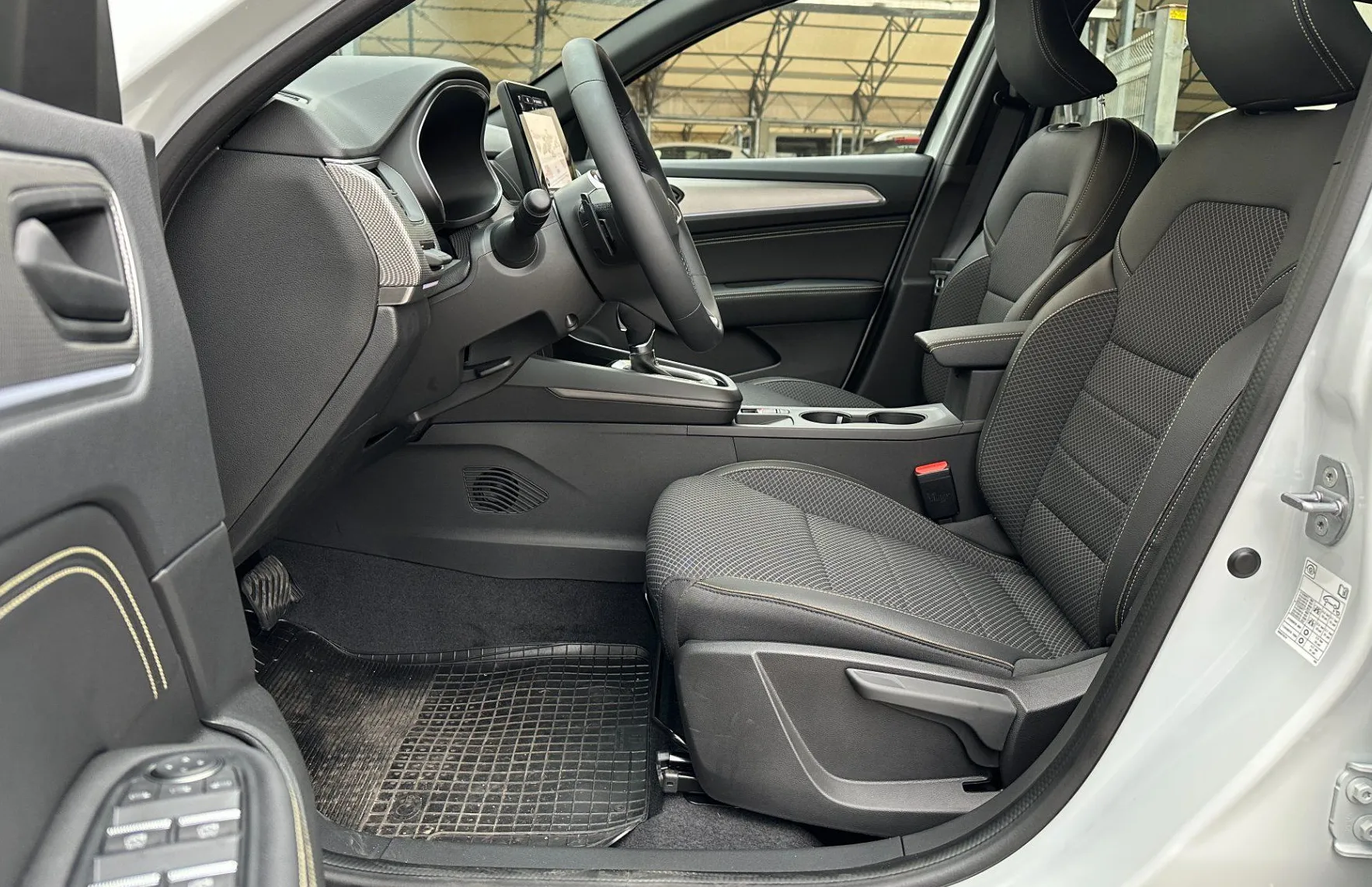 Zunanja slika - Renault Mégane Conquest - Megane Conquest Techno MHEV 140TCe Auto F1+dvobarvna izvedenka - 6
