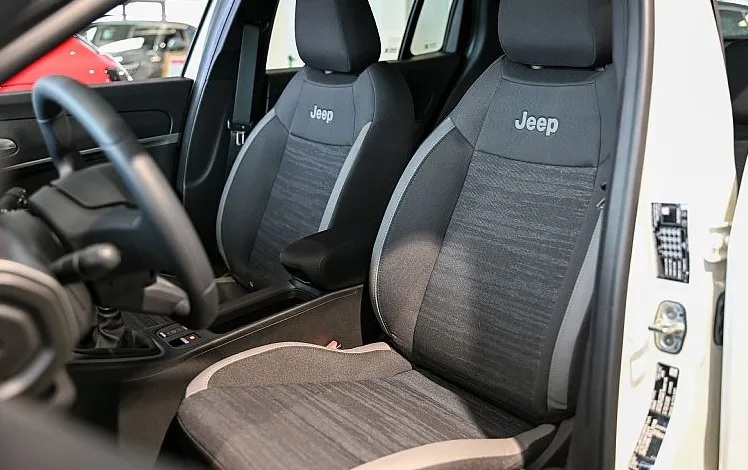 Zunanja slika - Jeep Avenger - 1.2 E-DCT6 MHEV 110 Altitude - 6