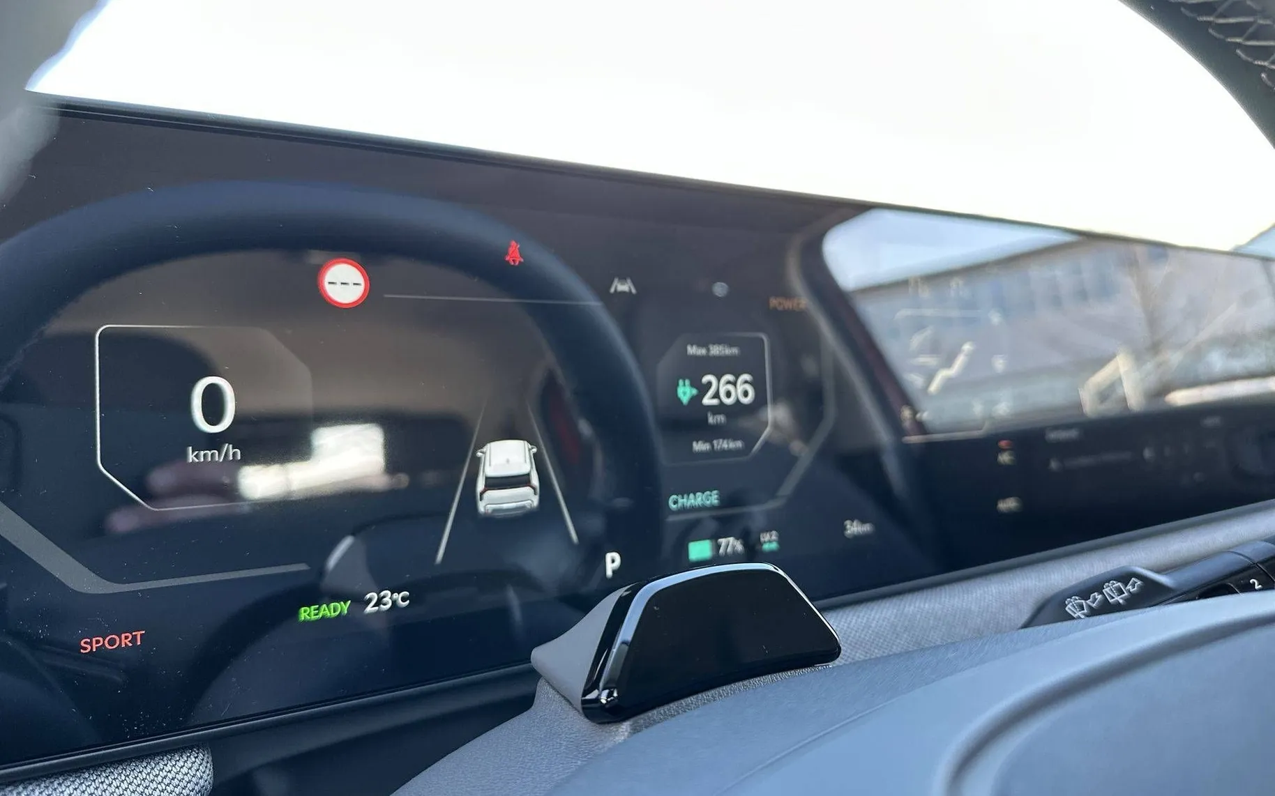 Notranja slika - KIA EV3 - Star 58.3 kWh baterija - 14