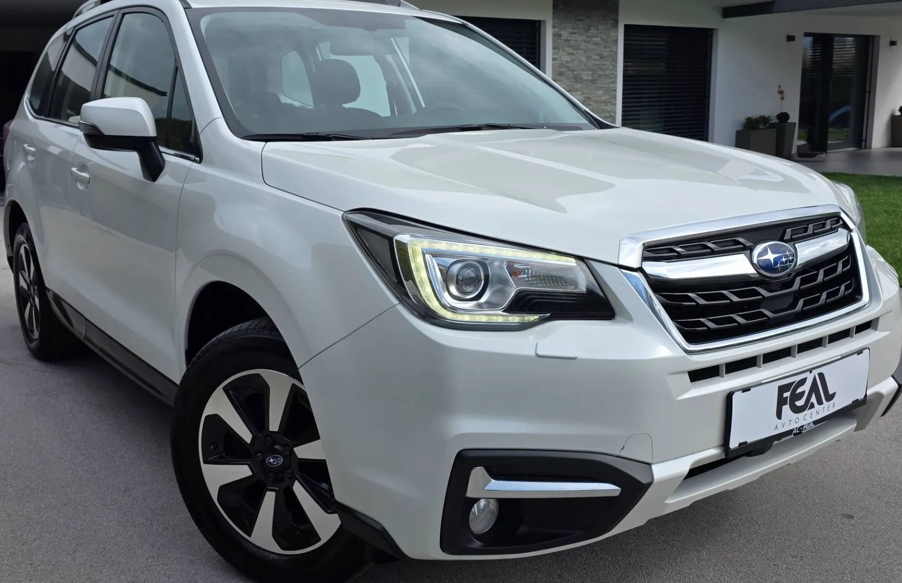 Zunanja slika - Subaru Forester - 2.0D-4X4-1 LASTNIK-143.000KM-PANORAMA-XENON-LED- - 2
