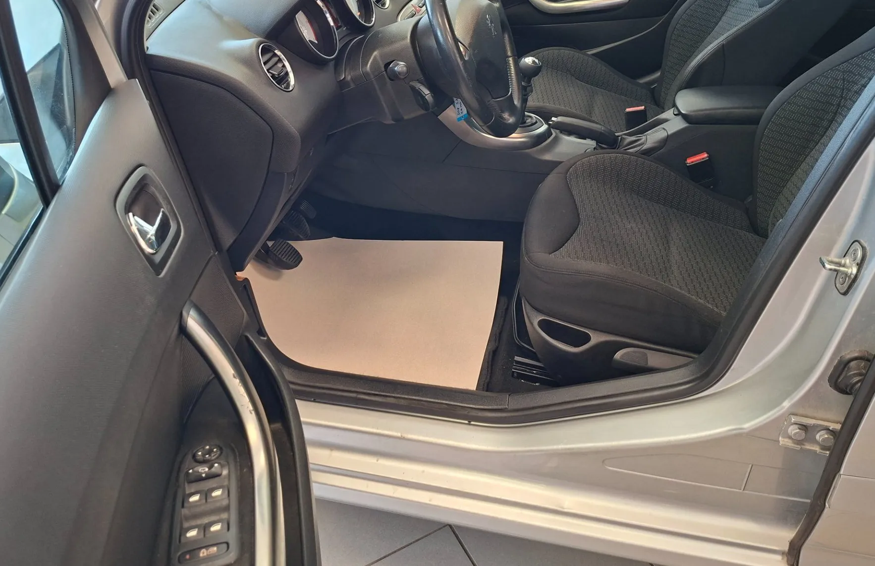 Zunanja slika - Peugeot 308 - SW Premium 1.6 HDi-HITRI KREDIT-ODLIČEN- - 13