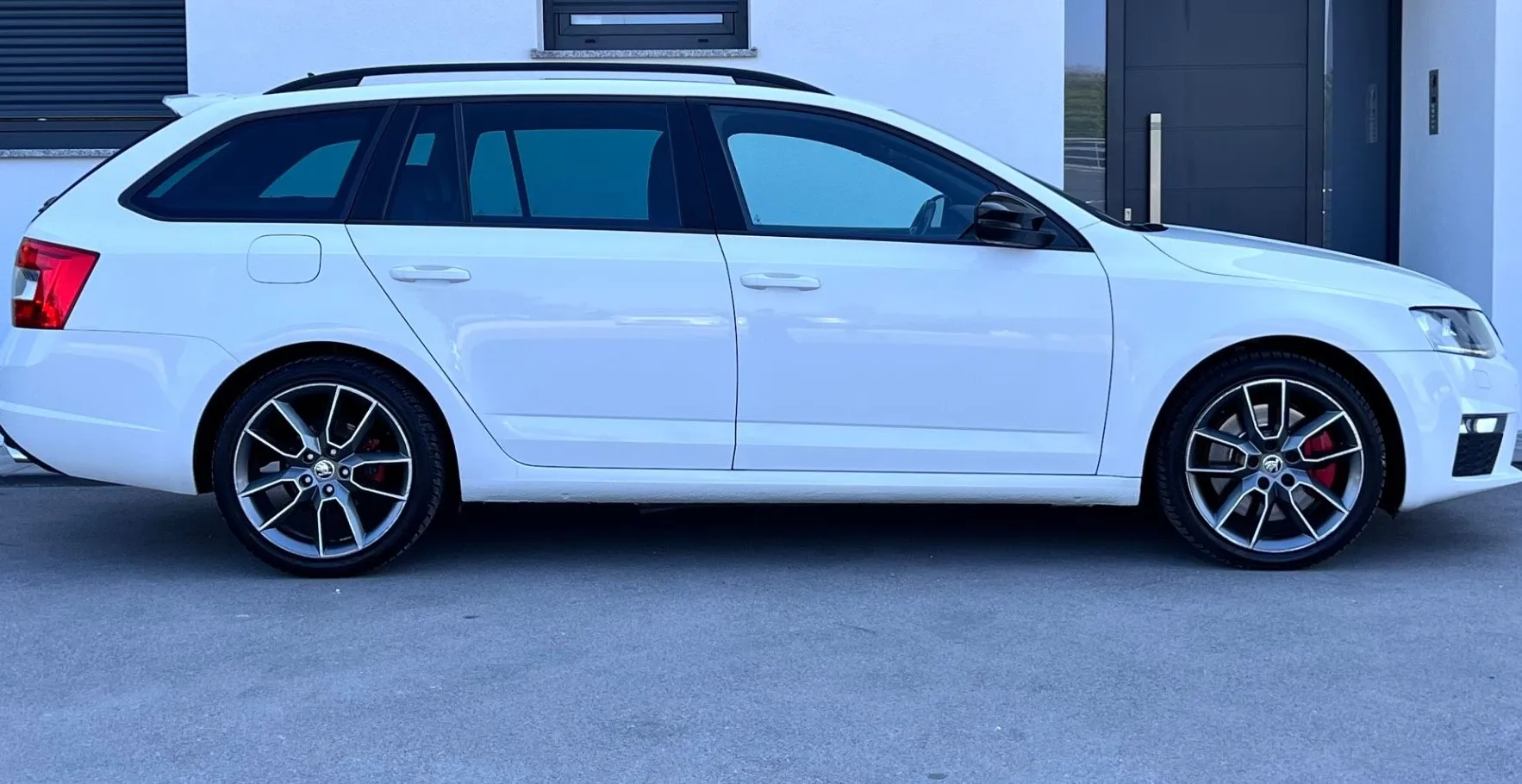 Zunanja slika - Škoda Octavia - 2.0 TDI RS+XENON+NAVI+PDC+KLJUKA... - 5