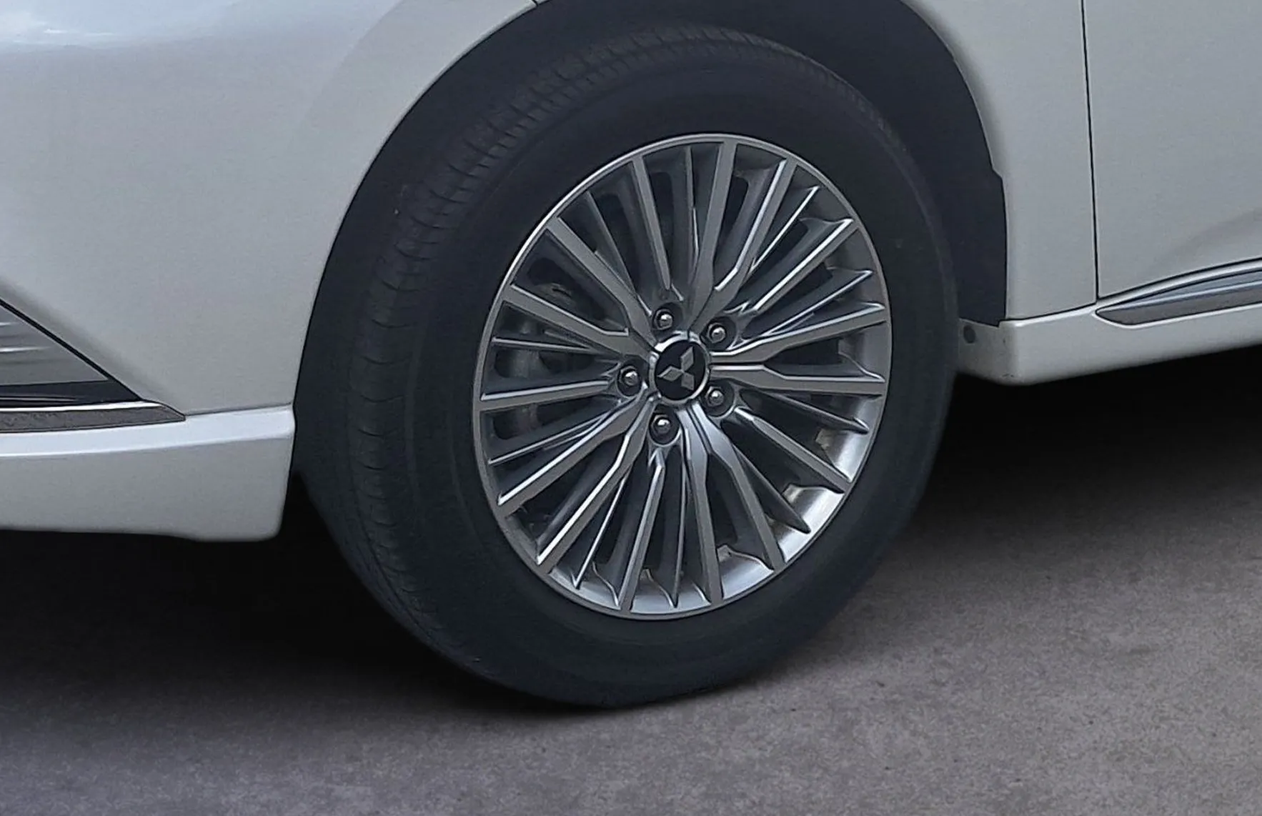 Zunanja slika - Mitsubishi Outlander - PHEV 4WD 2.4 Diamond Avt. - 6