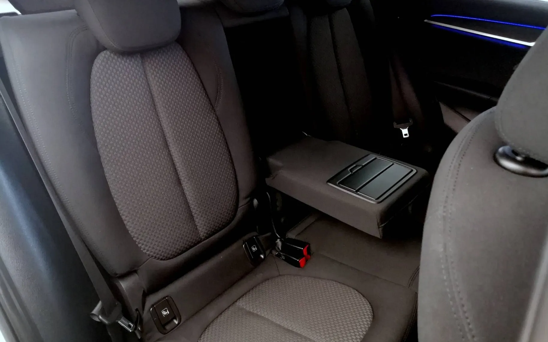 Notranja slika - BMW serija X2: - sDrive20d FULL LED NAVI 2XPDC ALU ZATEMNJEN TOP .. - 8