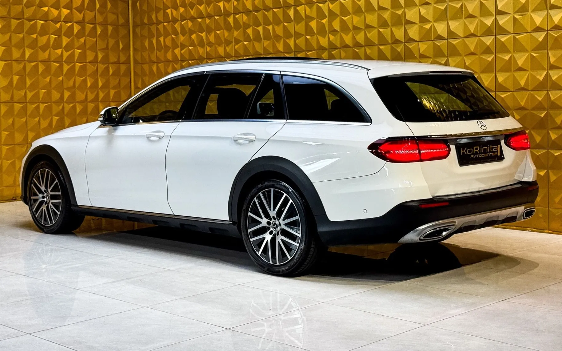 Zunanja slika - Mercedes-Benz E-Razred - E400d 4MATIC-All Terrain-ZRACNO-PANO-WIDESCREEN... - 6