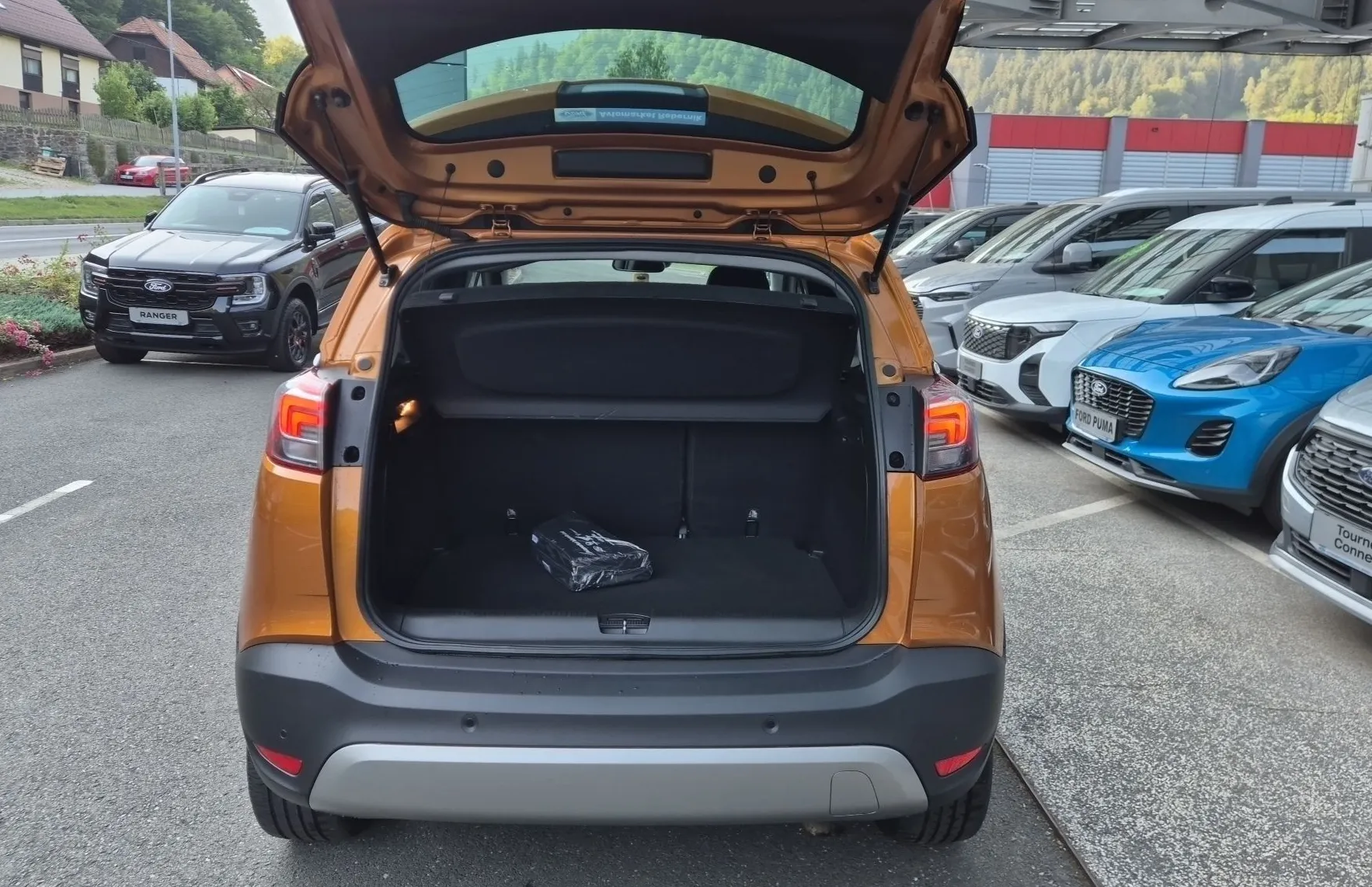 Zunanja slika - Opel Crossland X - INNOVATION 1.2 130PS M6-SLO-1.LAST-ODLIČEN - 9